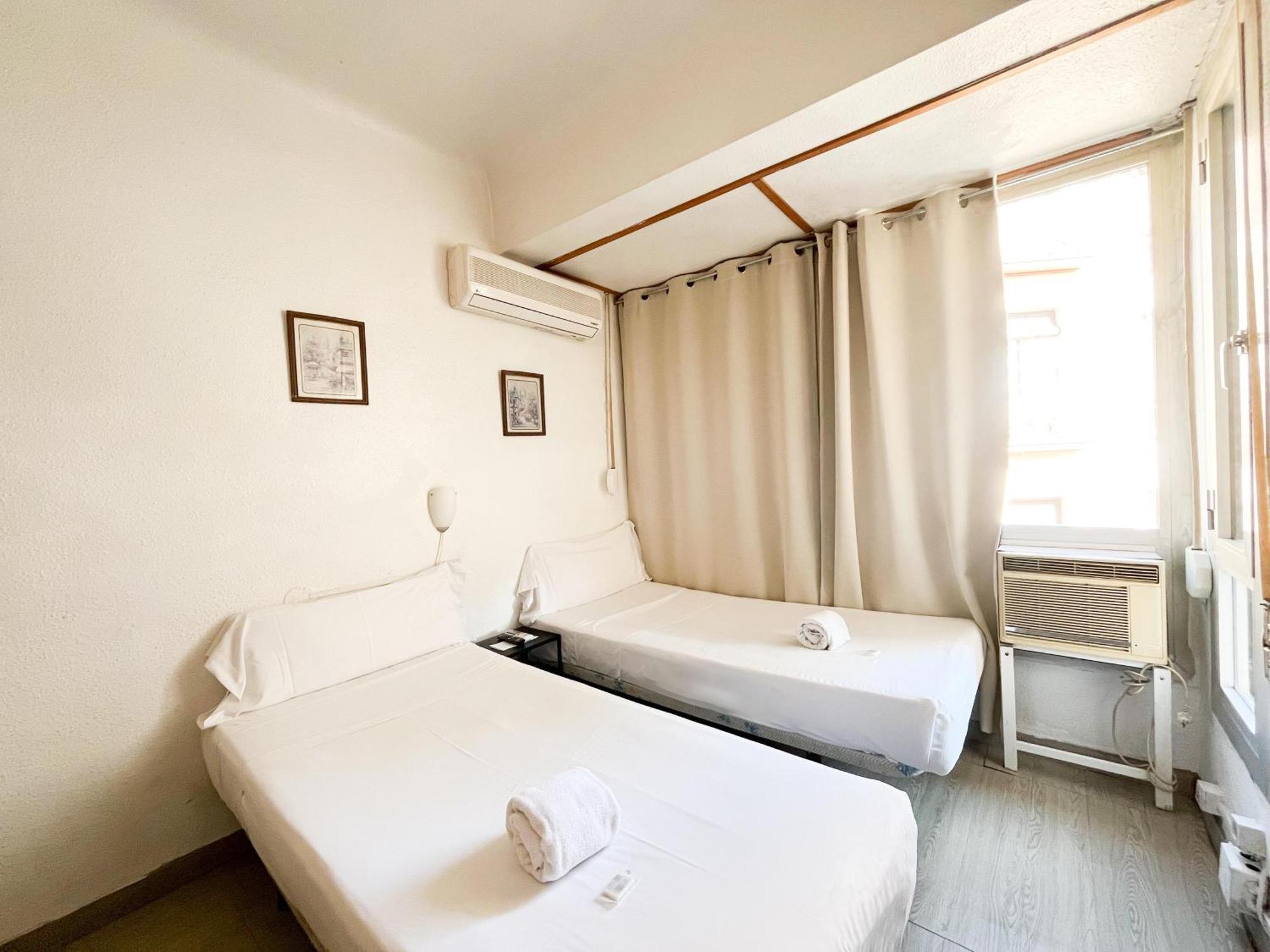 Latic Rooms อาลิกันเต ภายนอก รูปภาพ