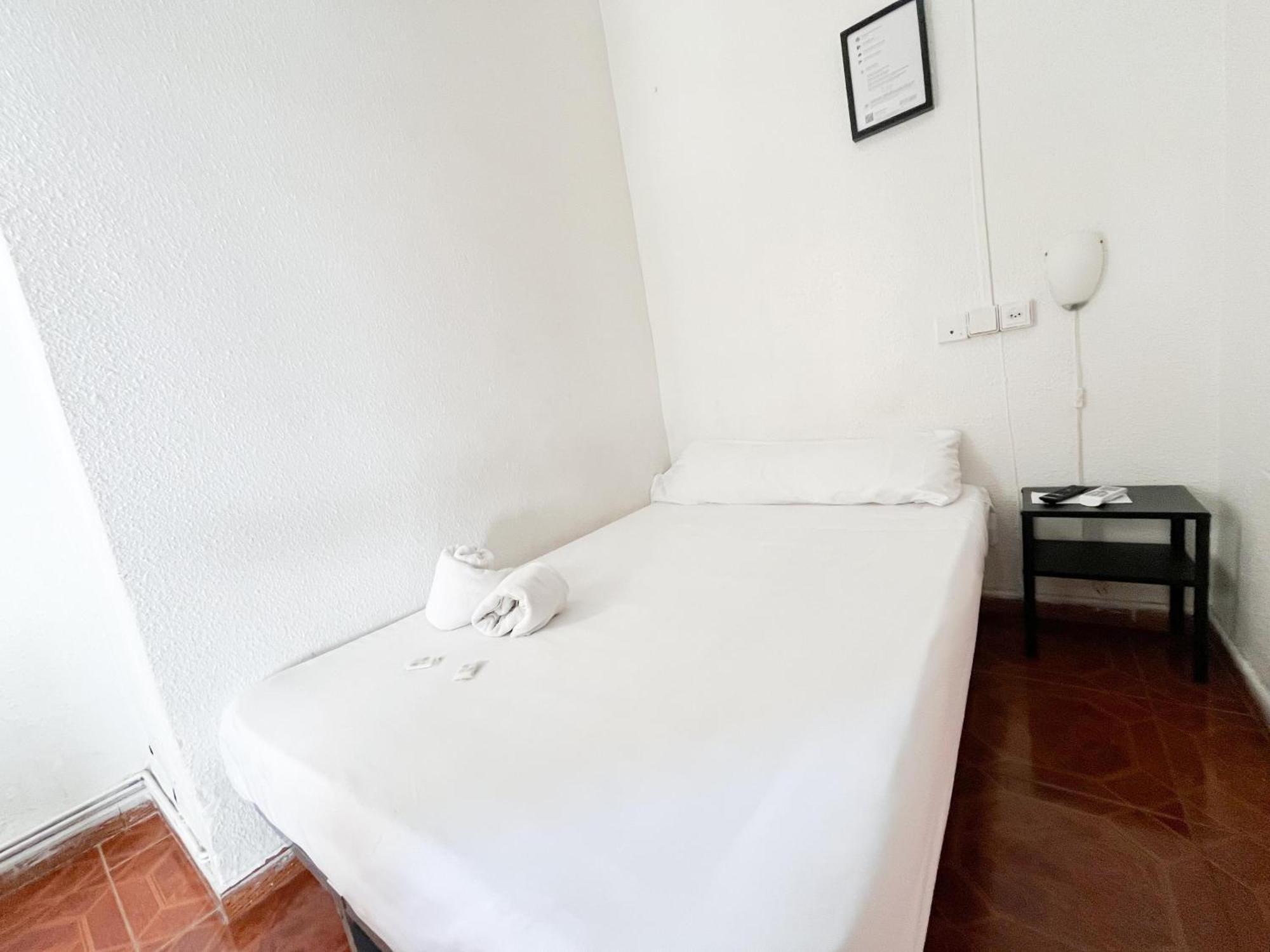 Latic Rooms อาลิกันเต ภายนอก รูปภาพ